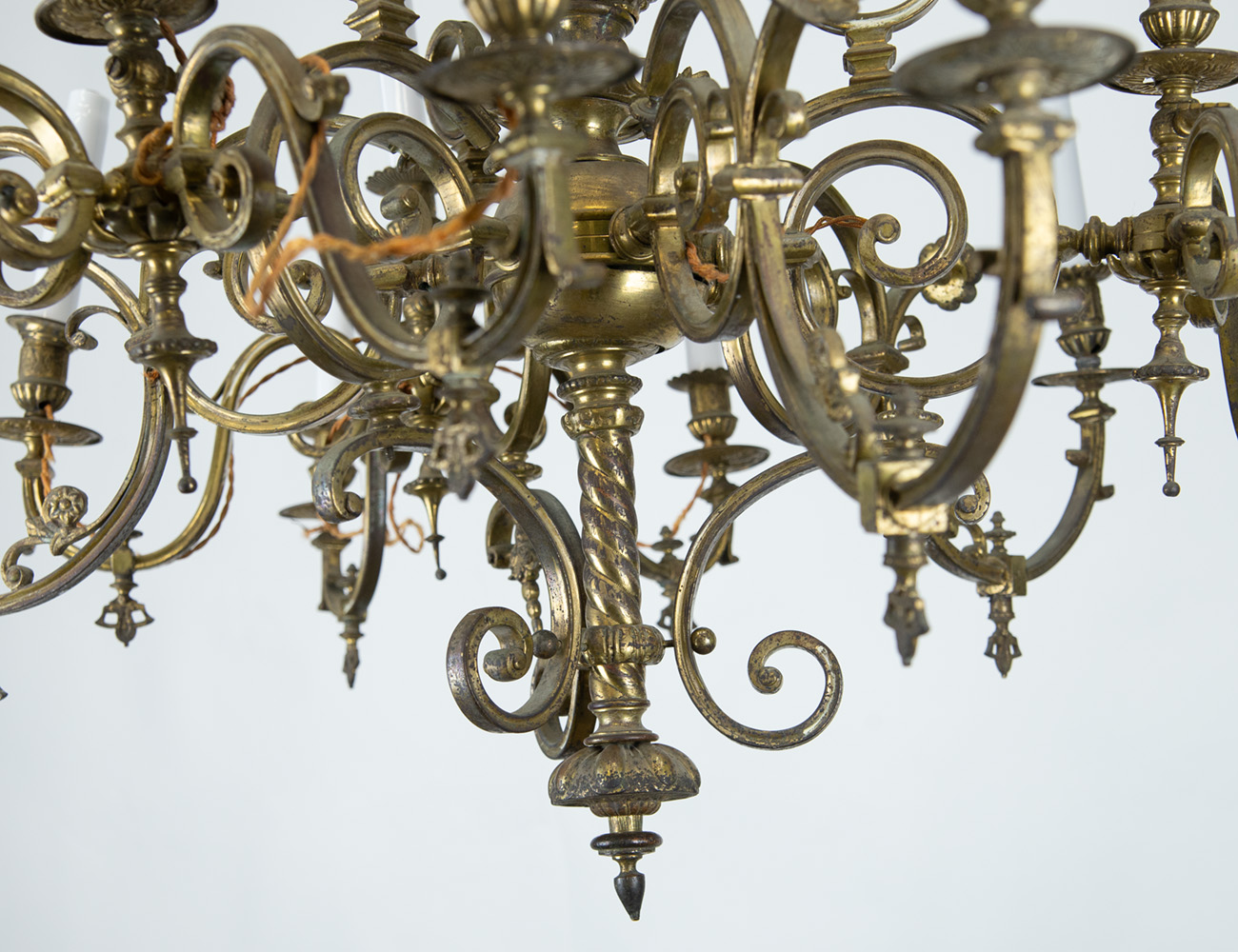 Старинная люстра на 15 свечей