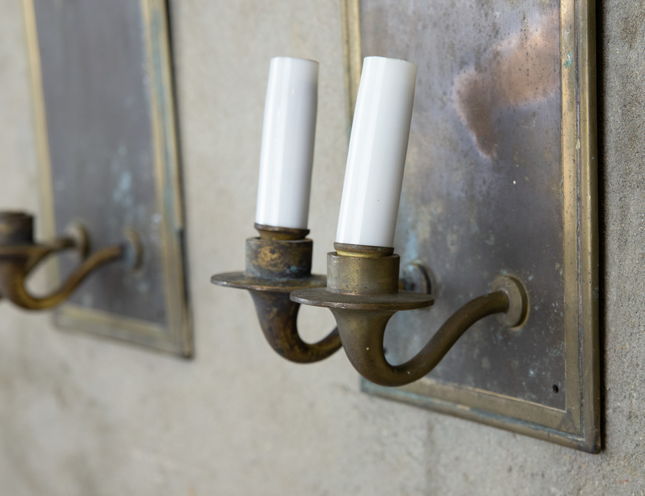 Пара бронзовых бра в стиле ар деко