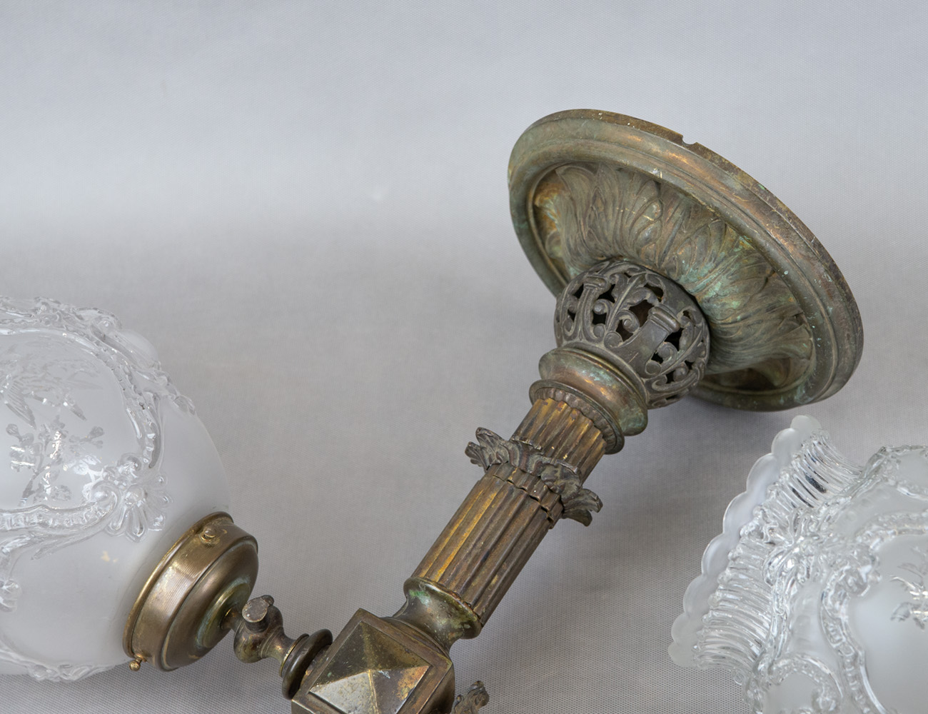 Бронзовая пара наружных светильников 19в