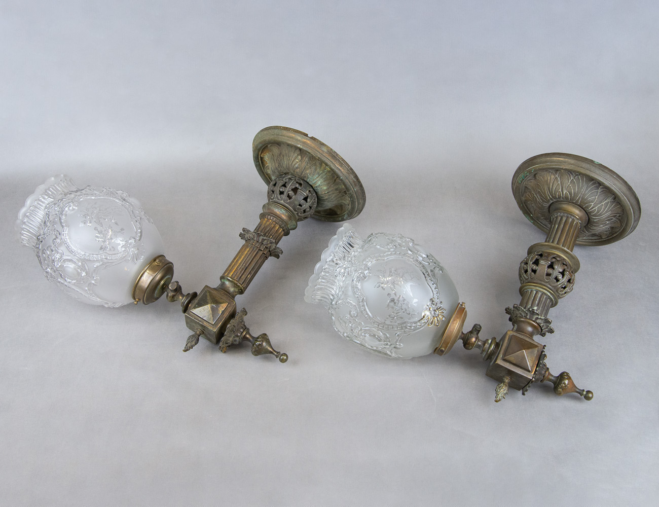 Бронзовая пара наружных светильников 19в