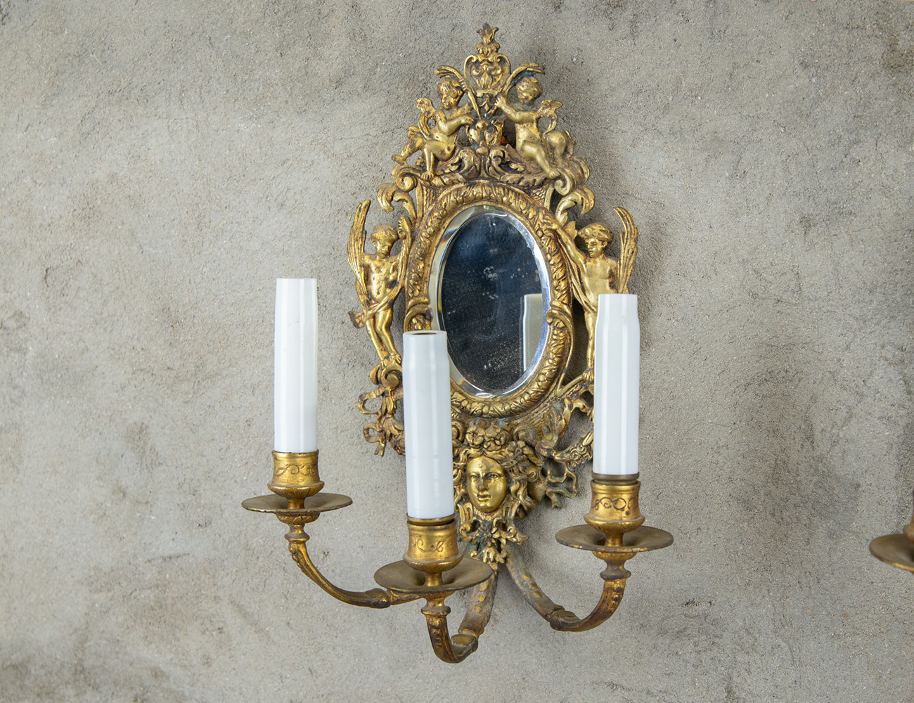 Пара старинных бра с зеркалами