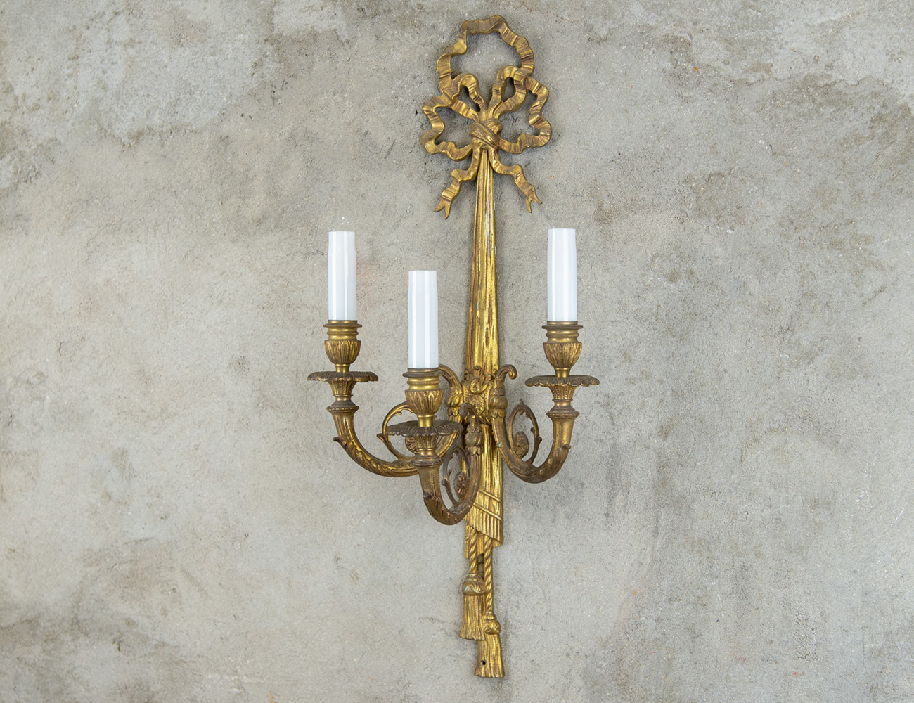 Антикварное бра с бантом