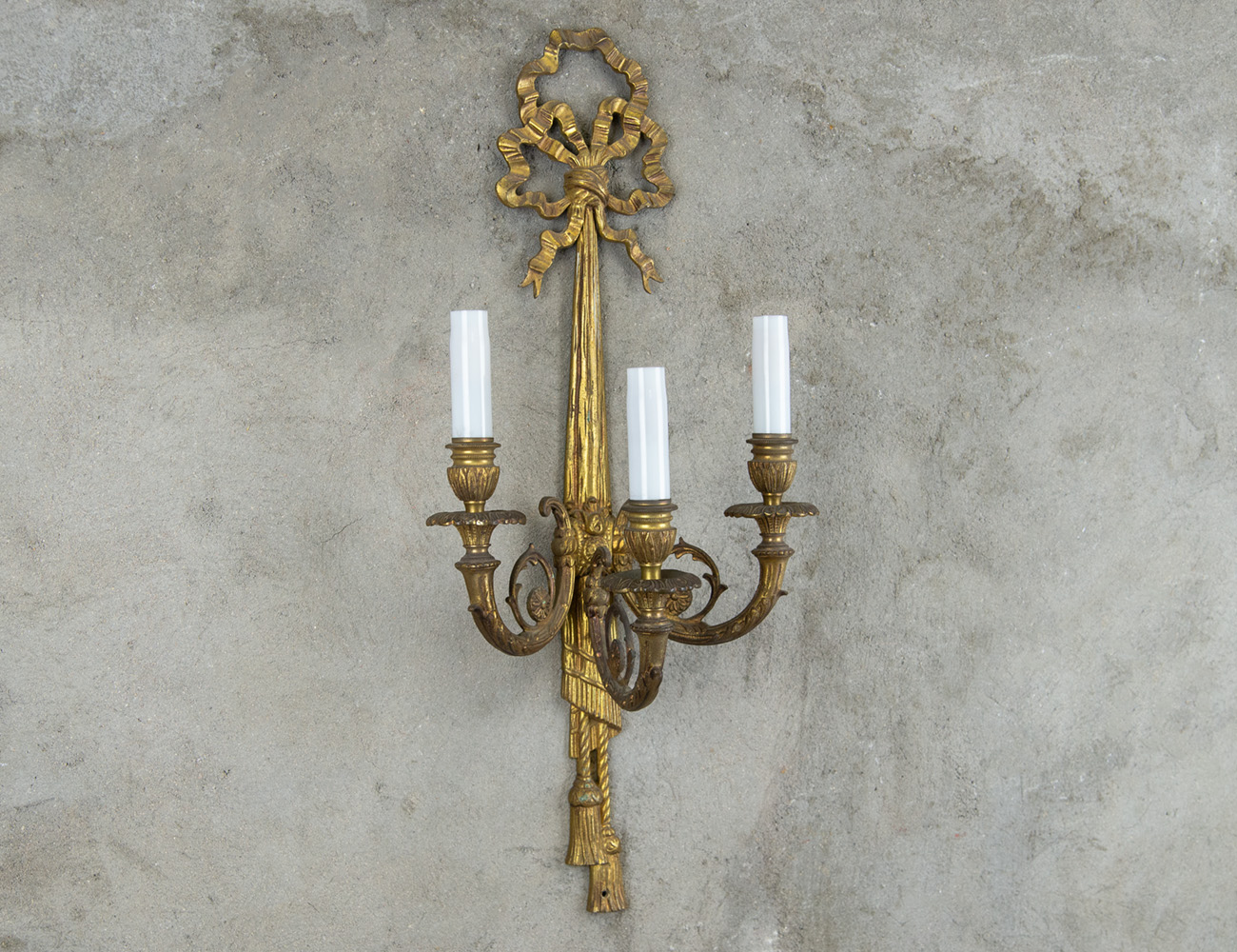 Антикварное бра с бантом