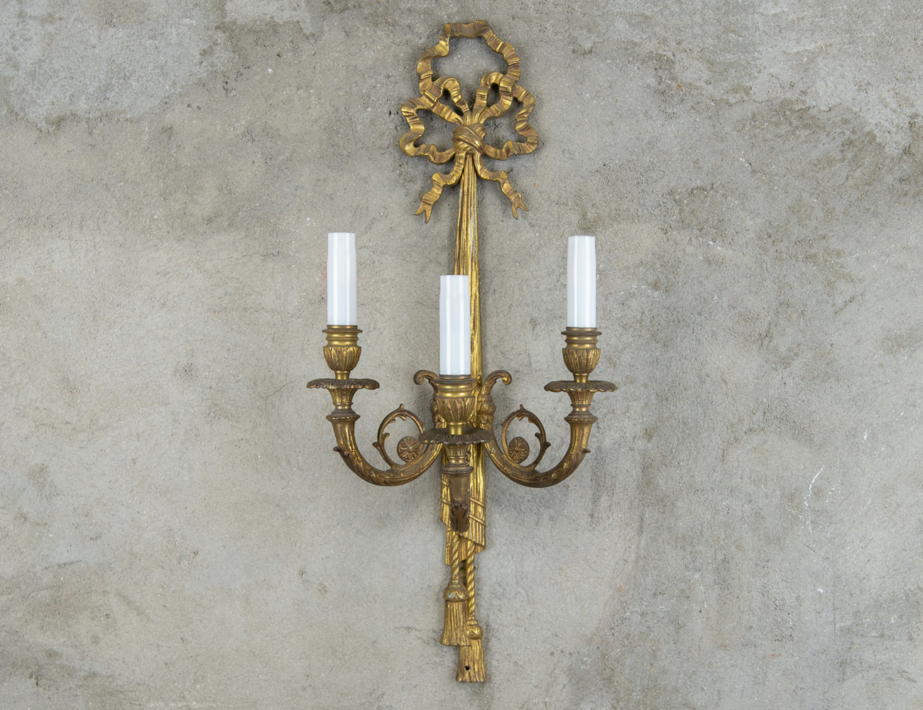 Антикварное бра с бантом