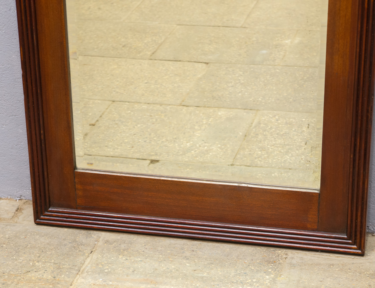 Старинное настенное зеркало