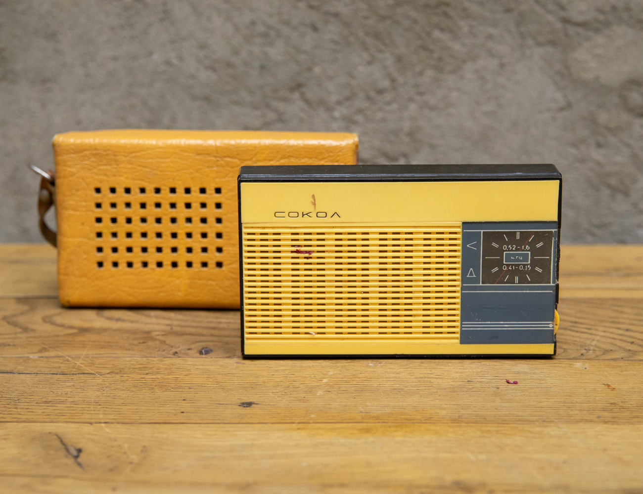 Винтажный радиоприёмник Сокол