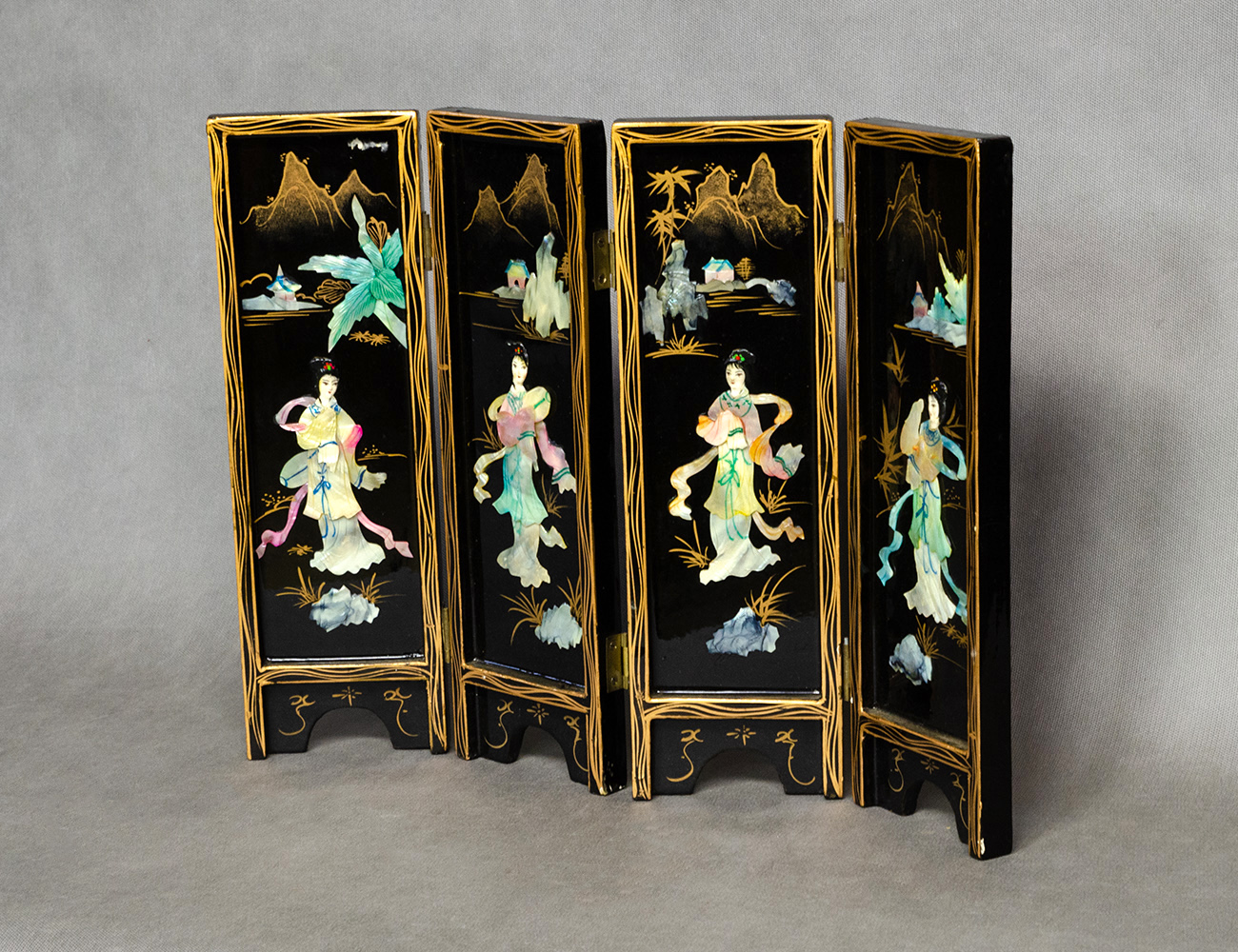 Старинная настольная ширма шинуазри