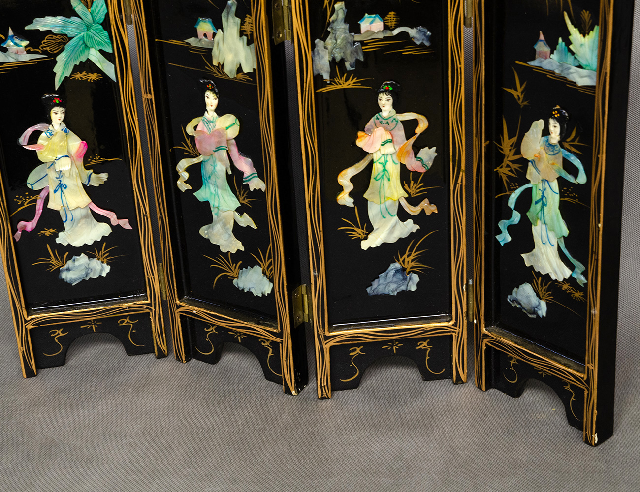 Старинная настольная ширма шинуазри