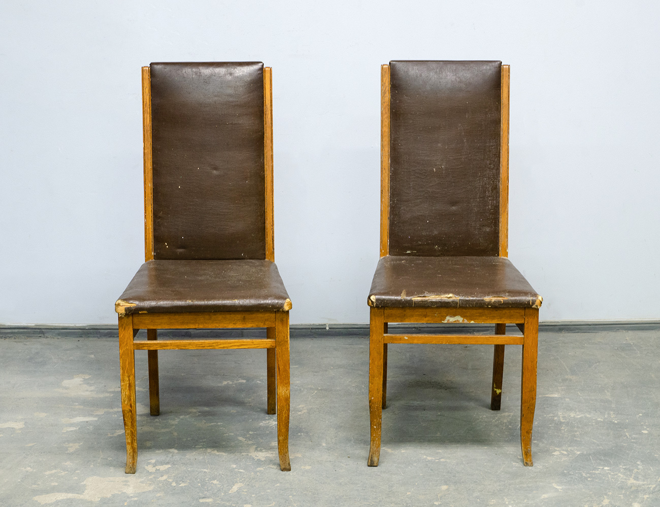 Старинные стулья