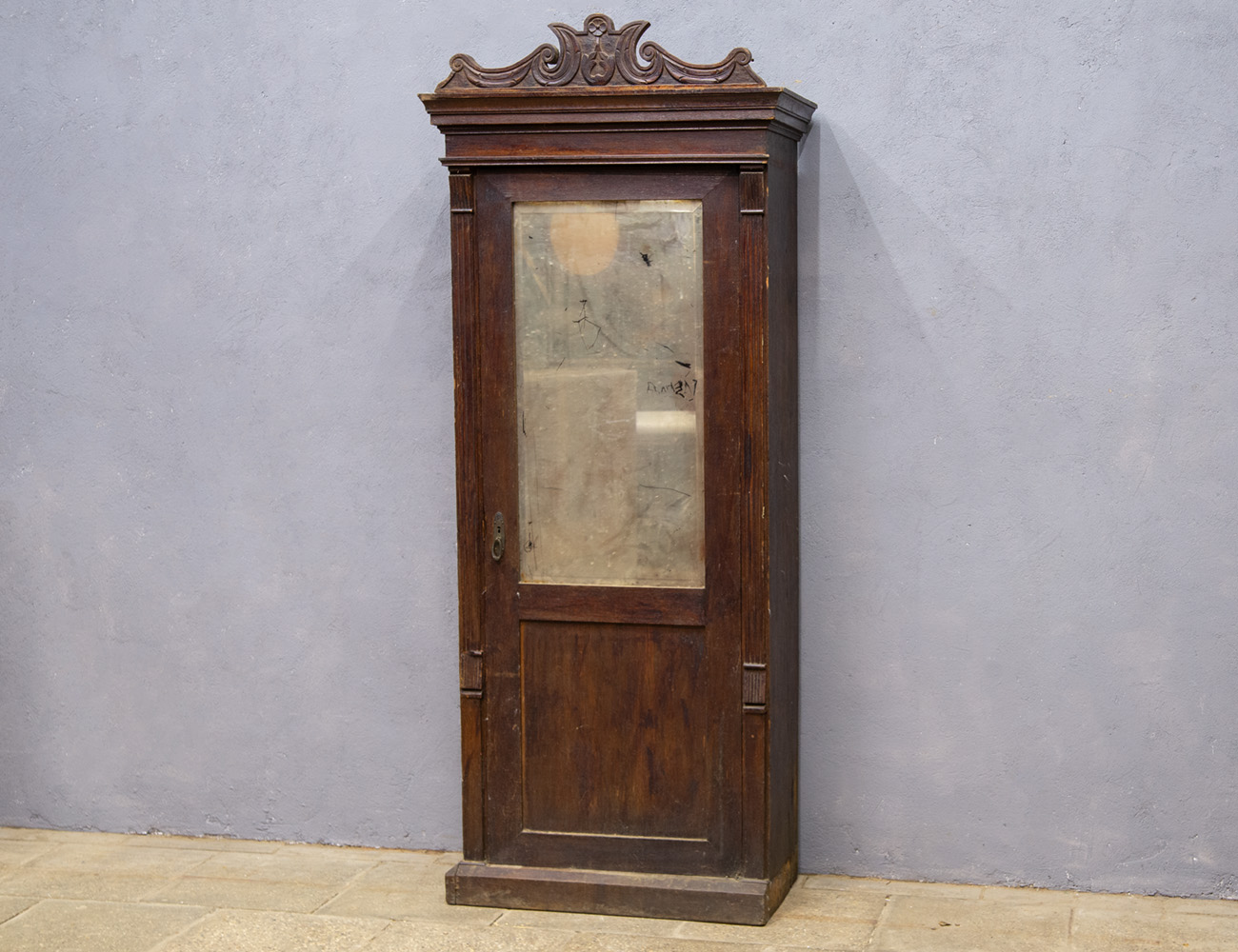 Старинный кабинетный шкаф 19 века