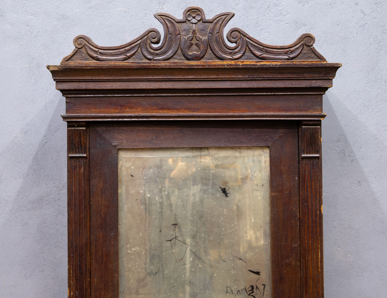 Старинный кабинетный шкаф 19 века