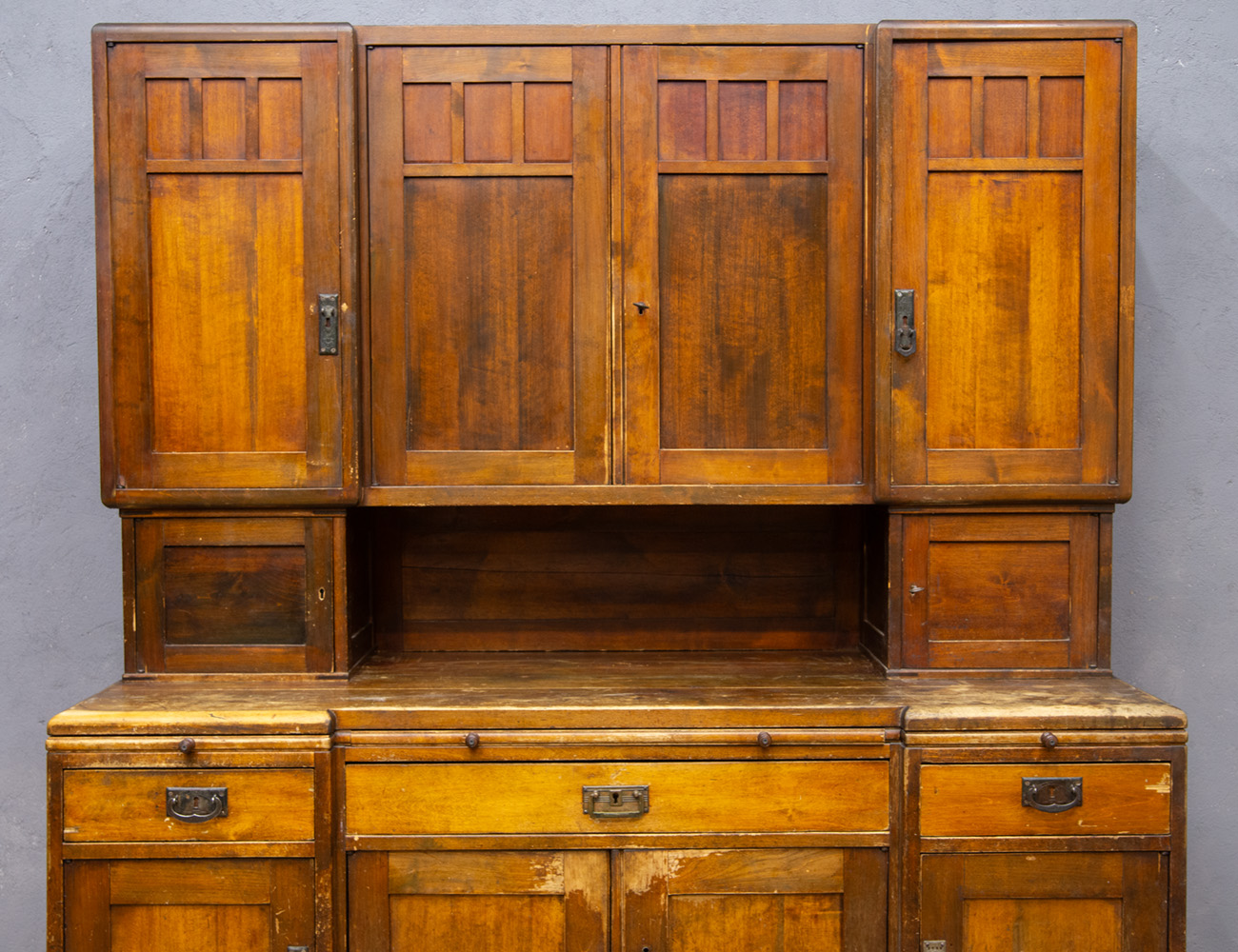 Старинный буфет