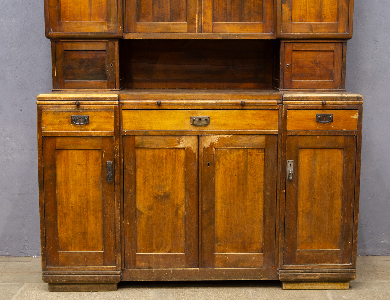 Старинный буфет