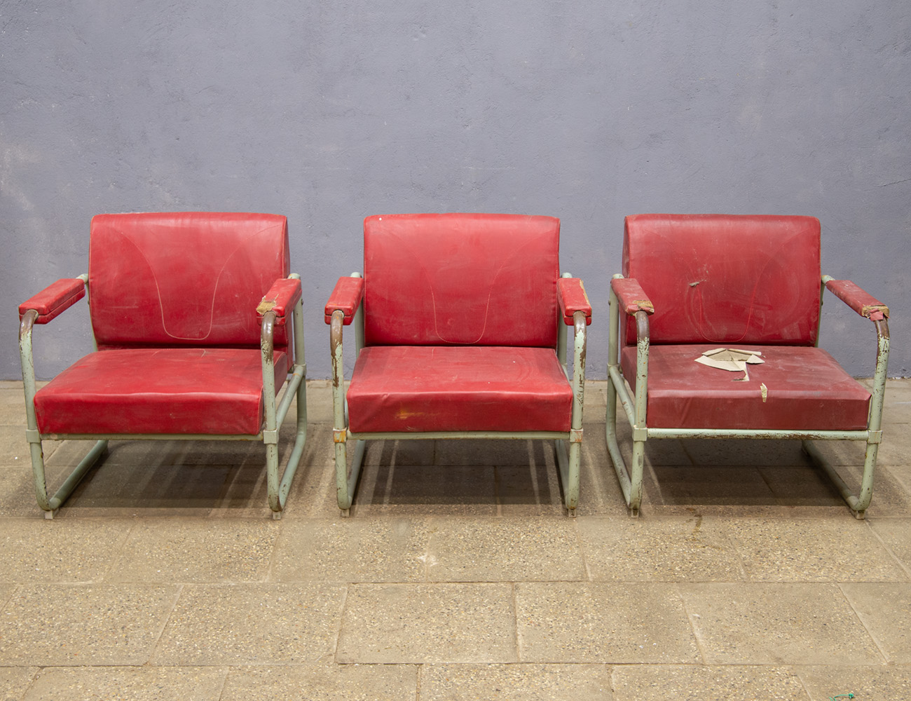 Старинные кресла