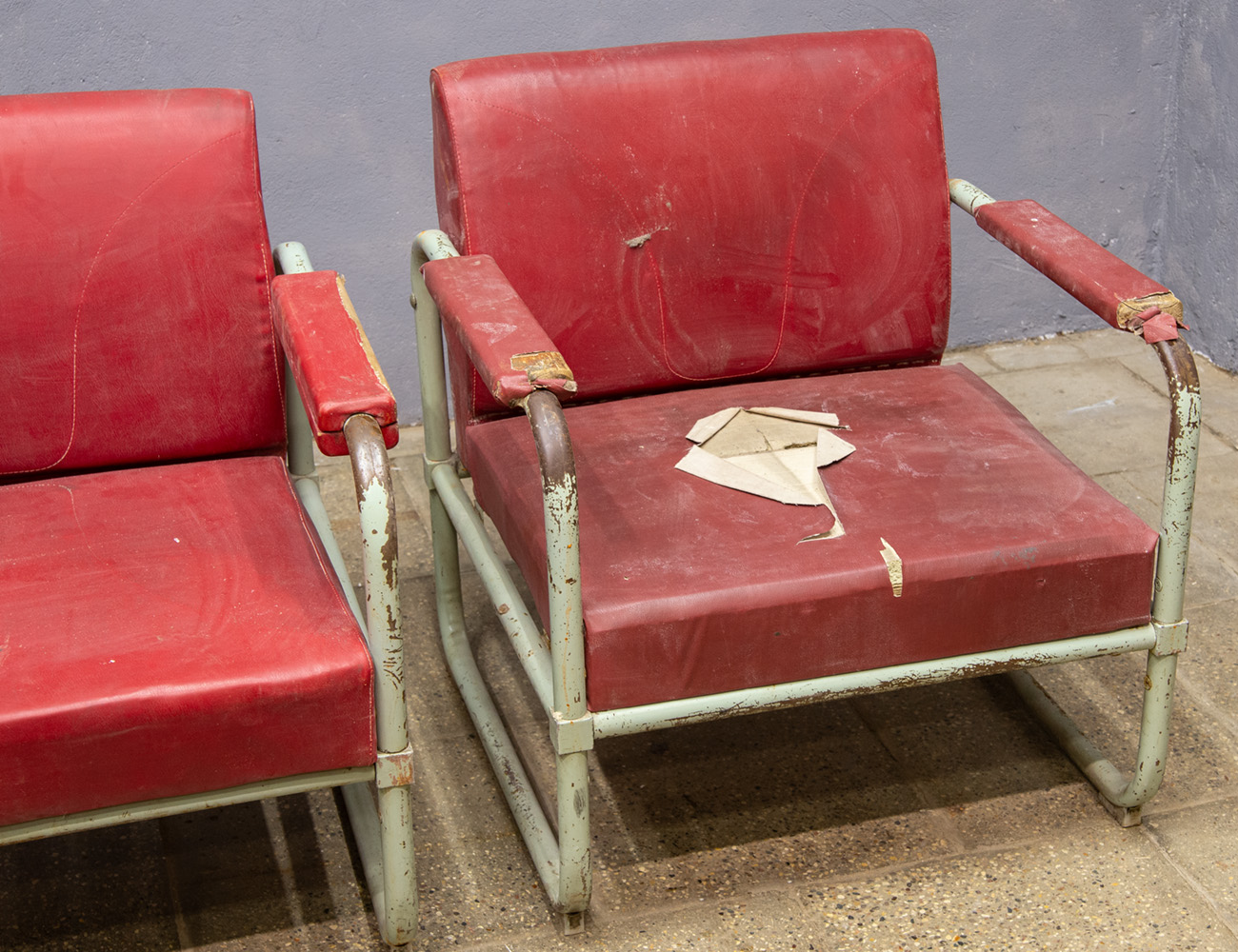 Старинные кресла