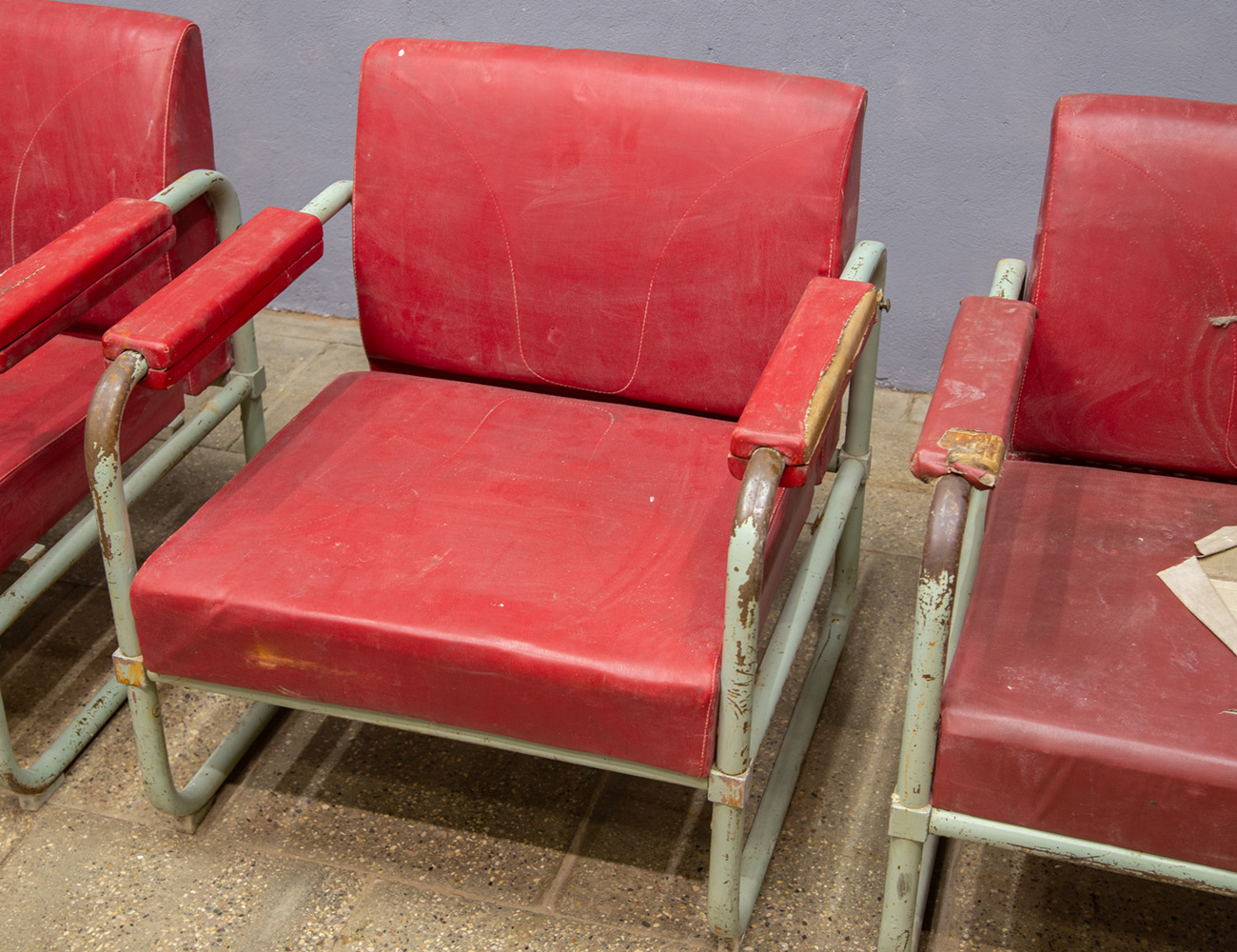 Старинные кресла