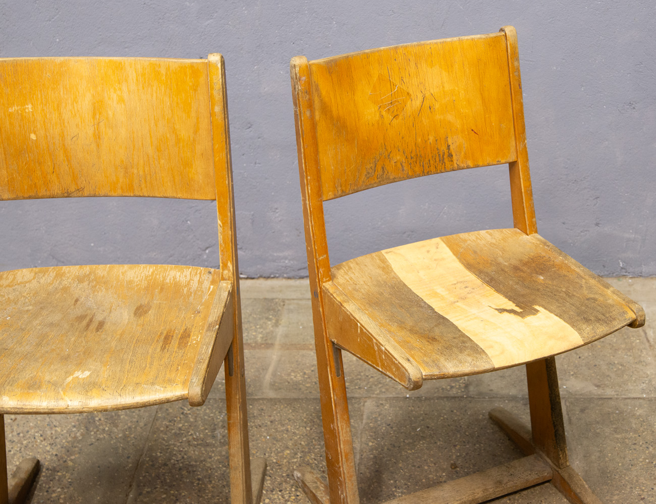 Старинные стулья для парты