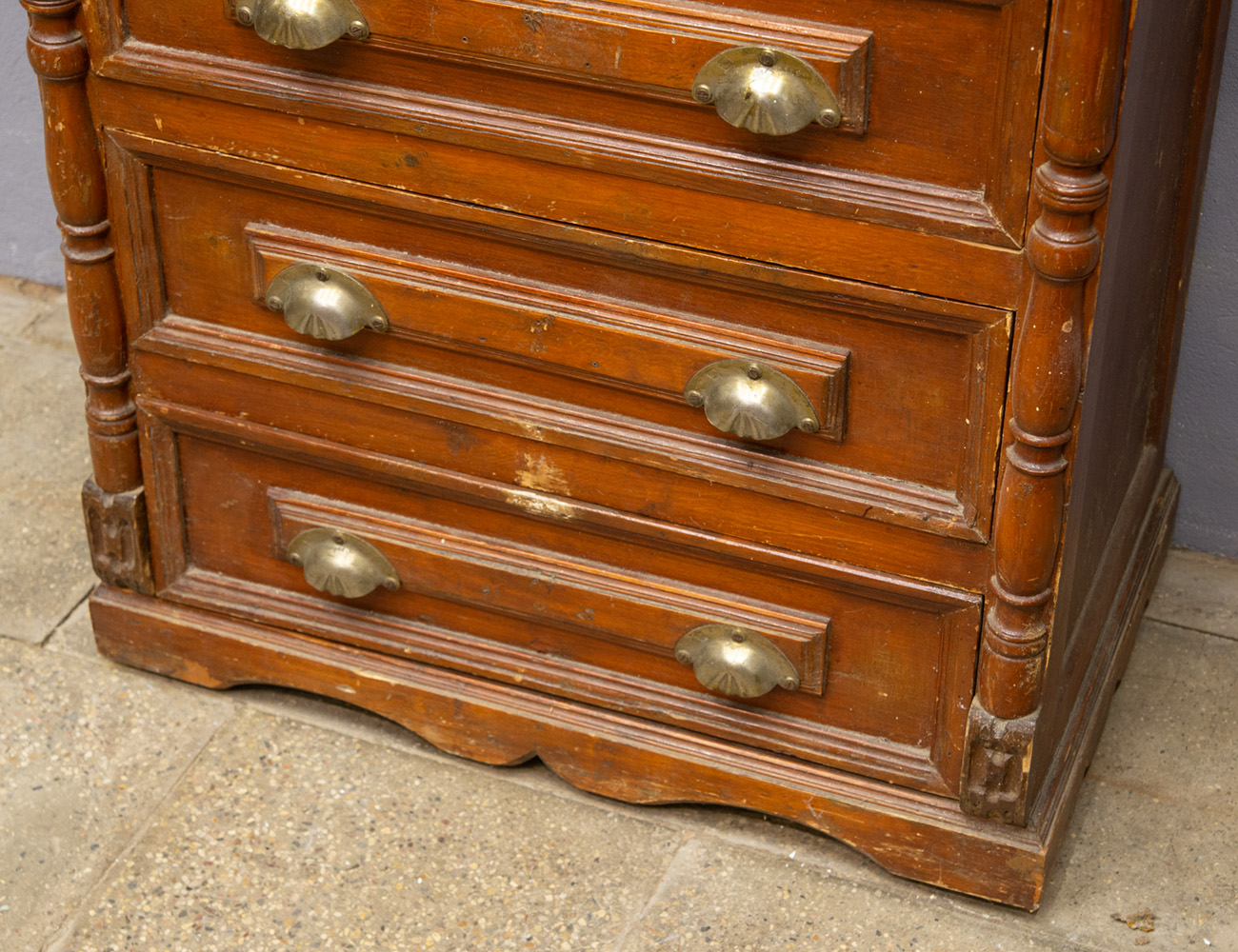 Старинный комод