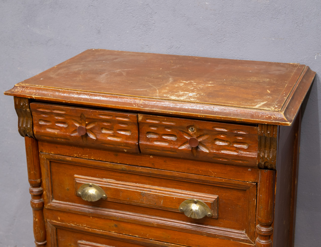 Старинный комод