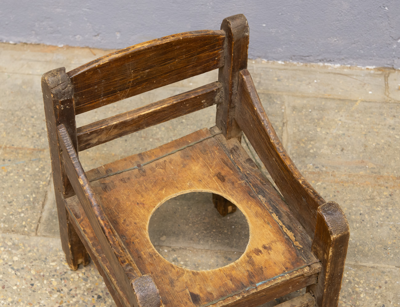 Старинный детский стульчик