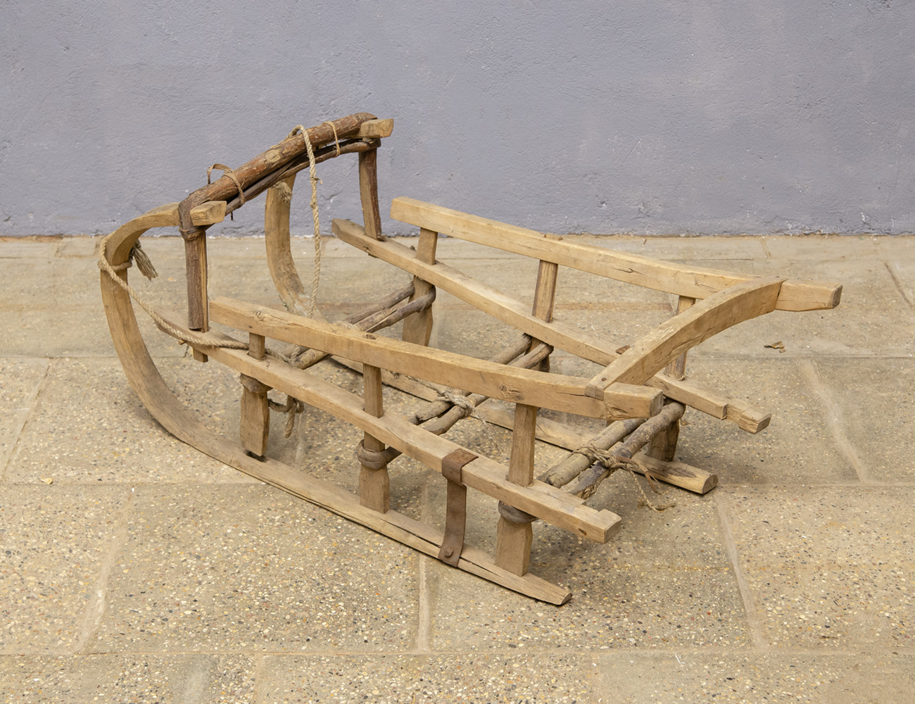 Старинные деревенские сани