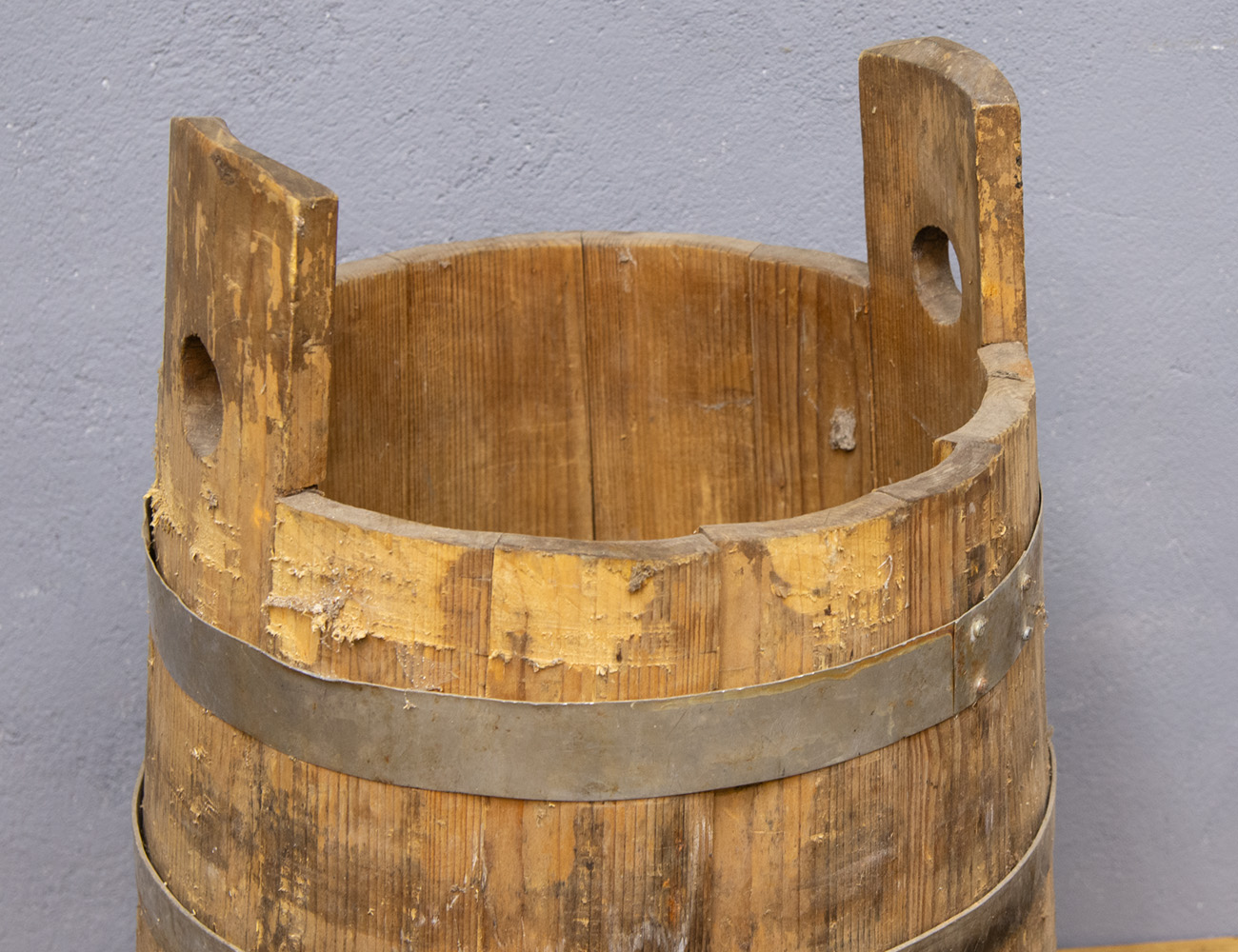 Старинный ушат