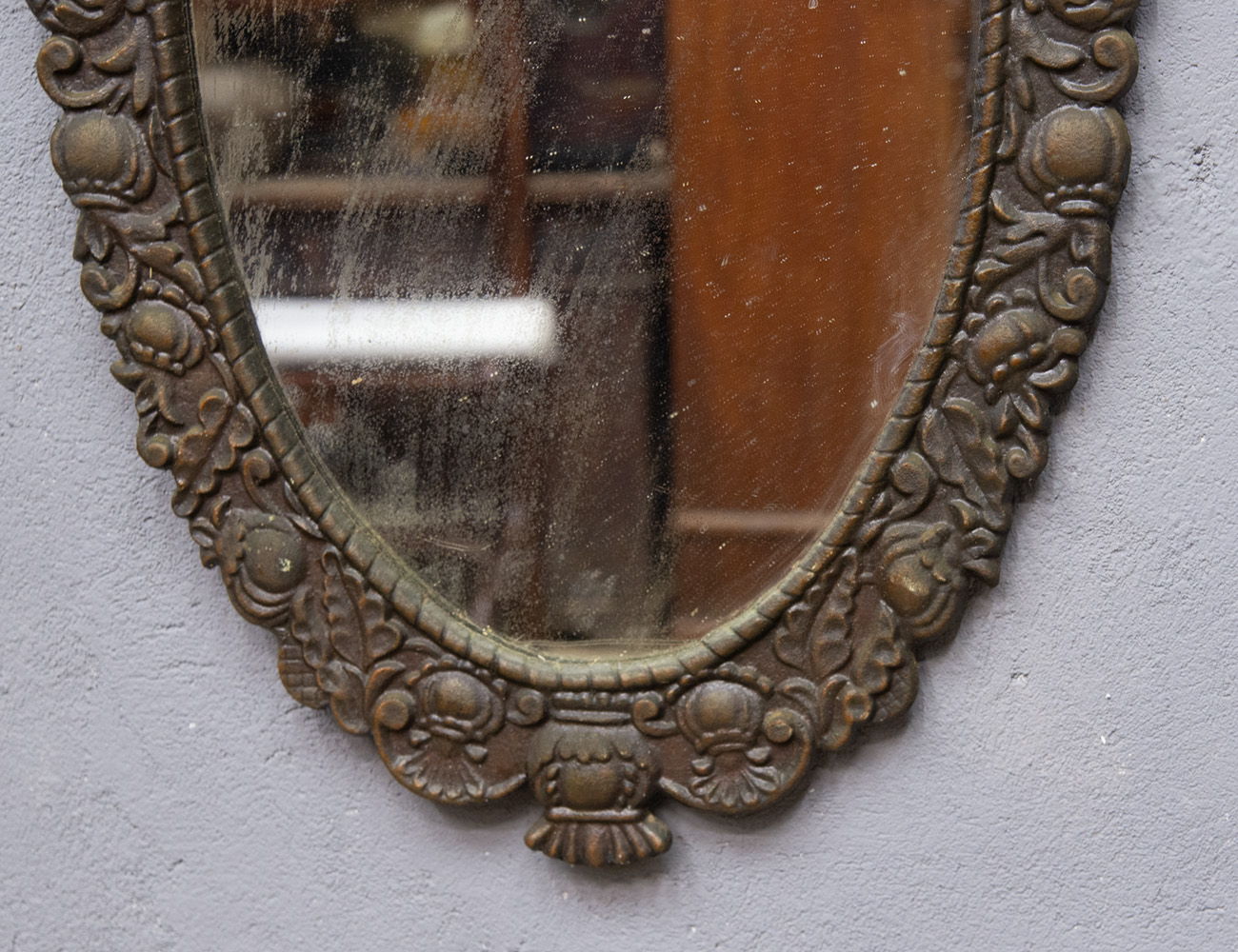 Винтажное настенное зеркало