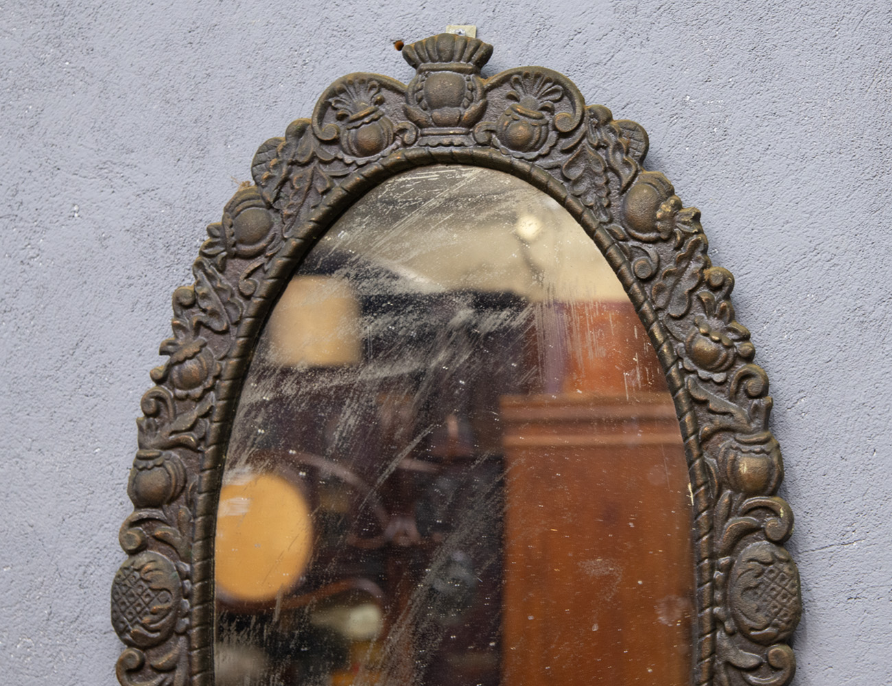 Винтажное настенное зеркало