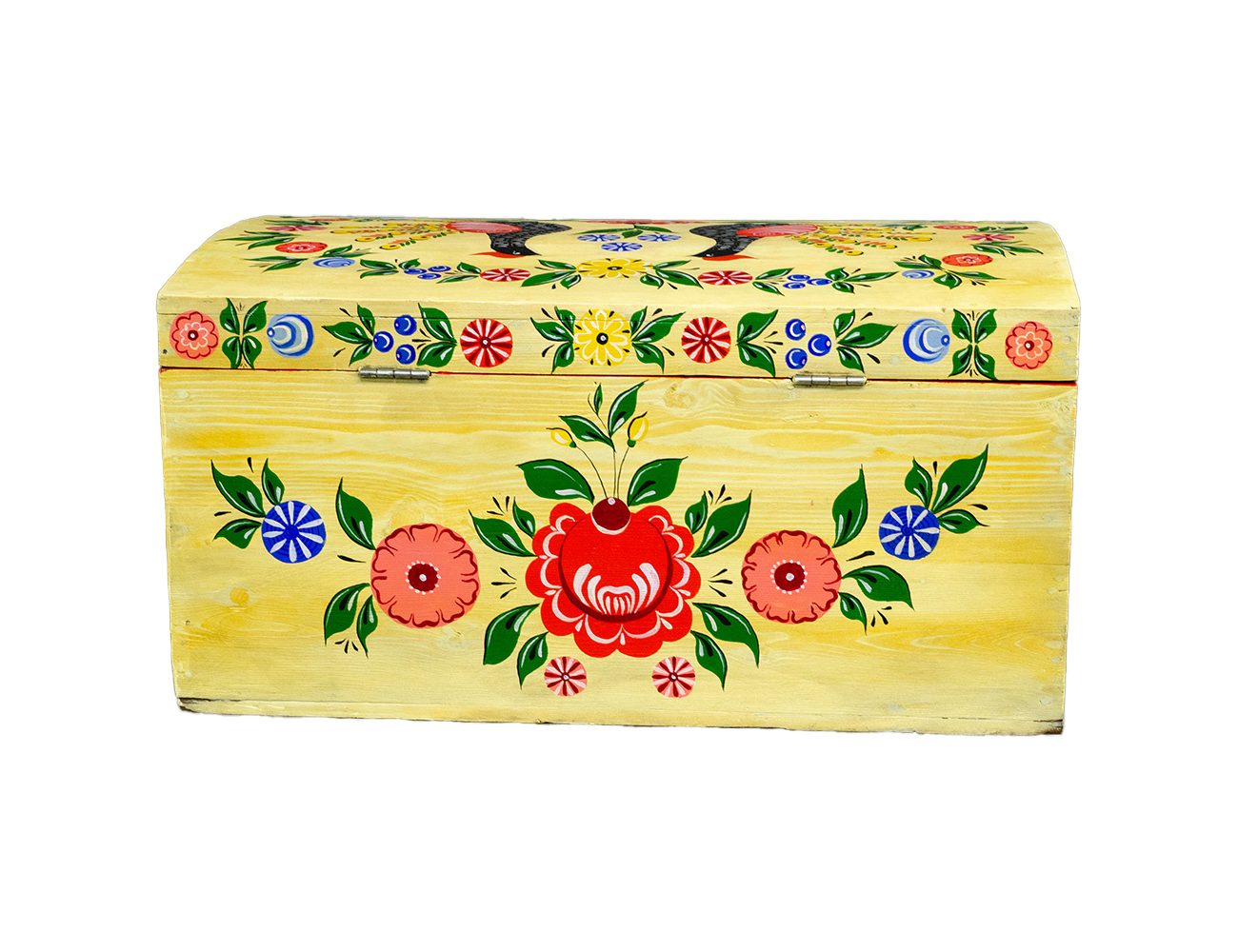 Старинный сундук с росписью