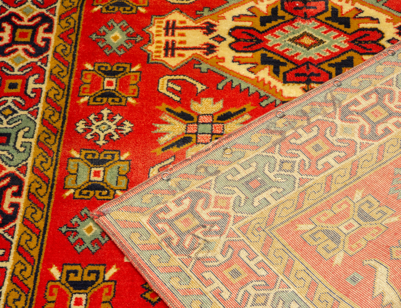 Винтажный ворсовый ковёр