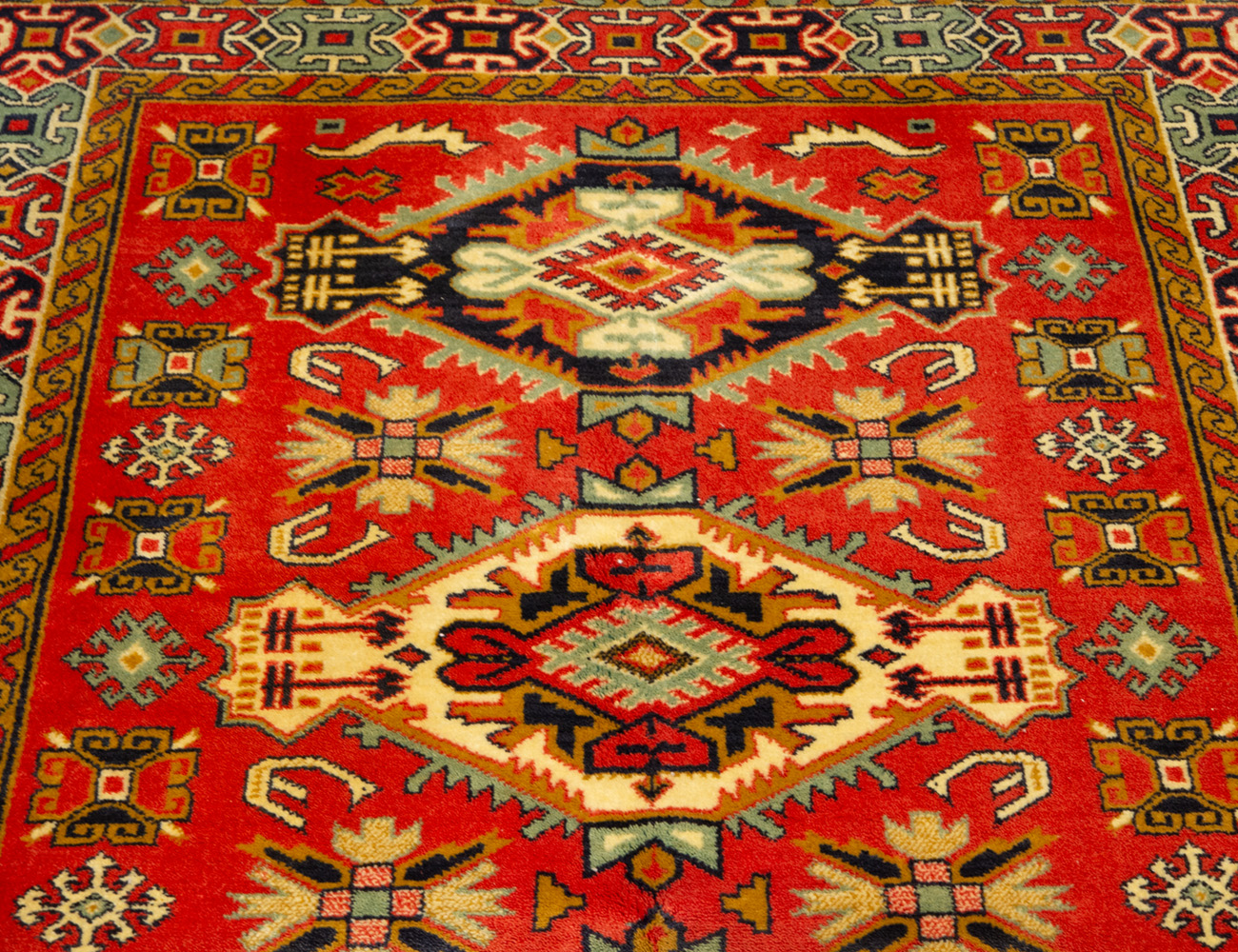 Винтажный ворсовый ковёр