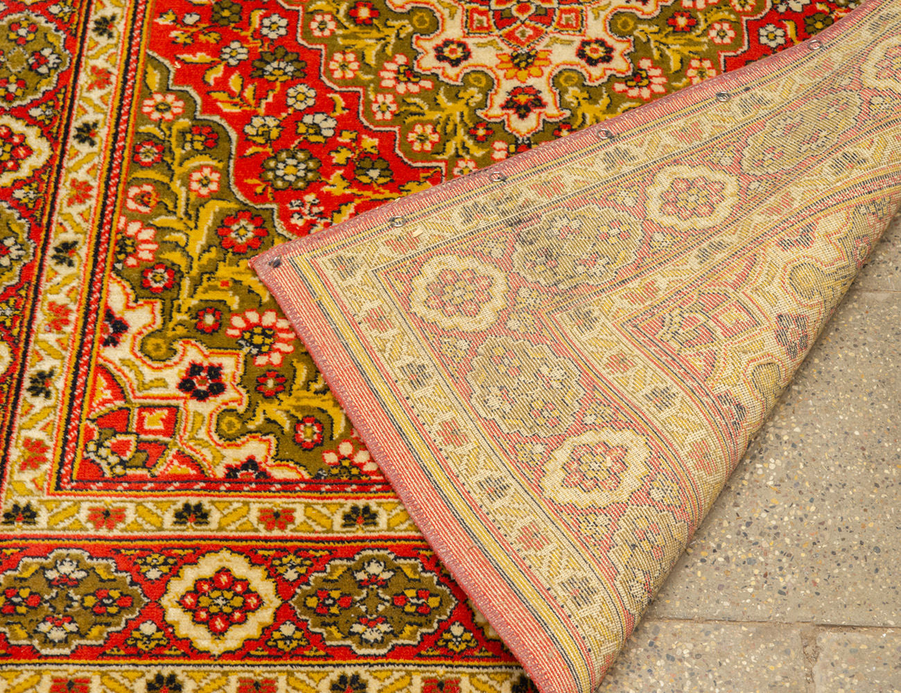 Винтажный ворсовый ковёр