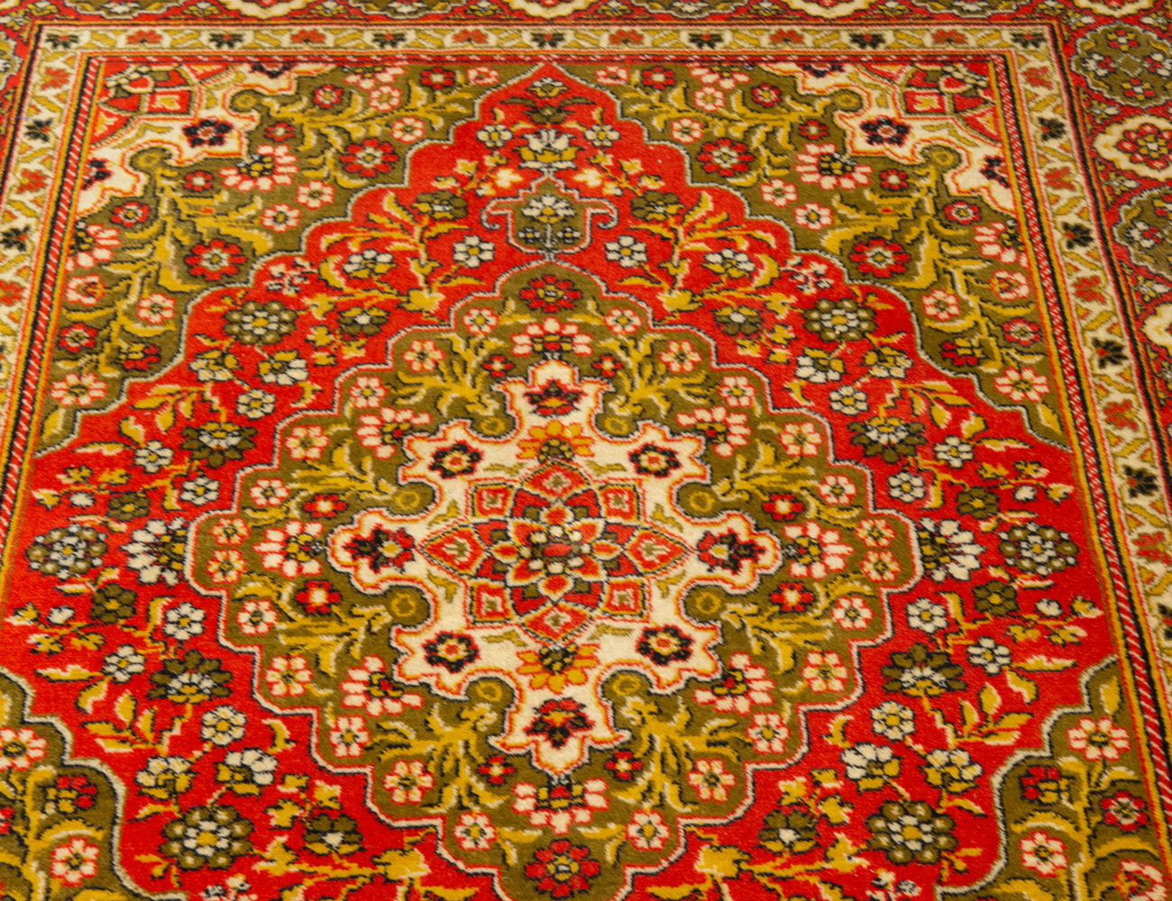 Винтажный ворсовый ковёр