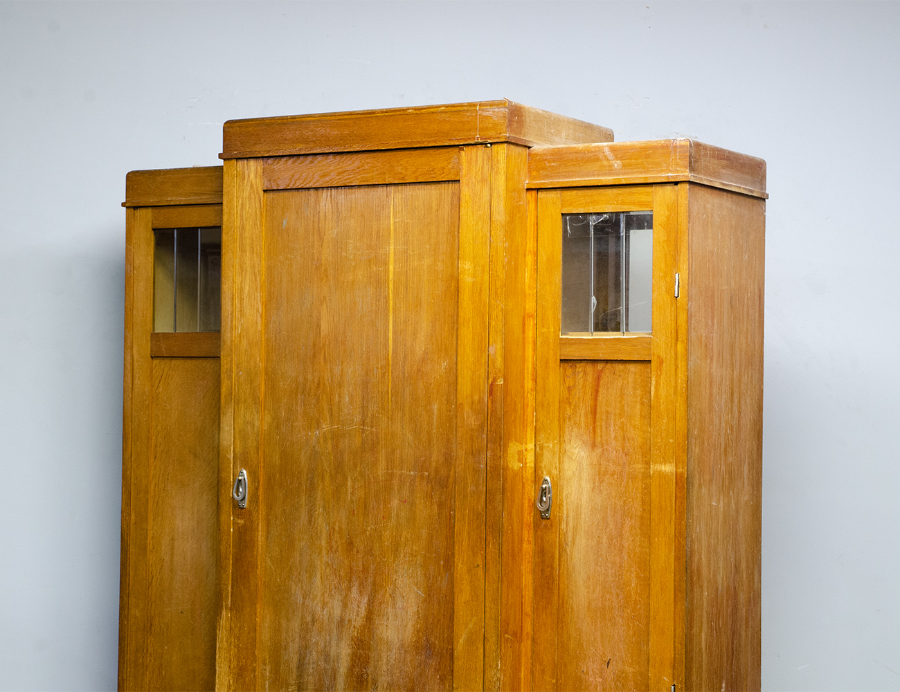 Старинный платяной шкаф