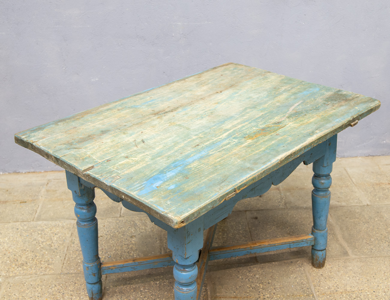 Старинный деревенский стол