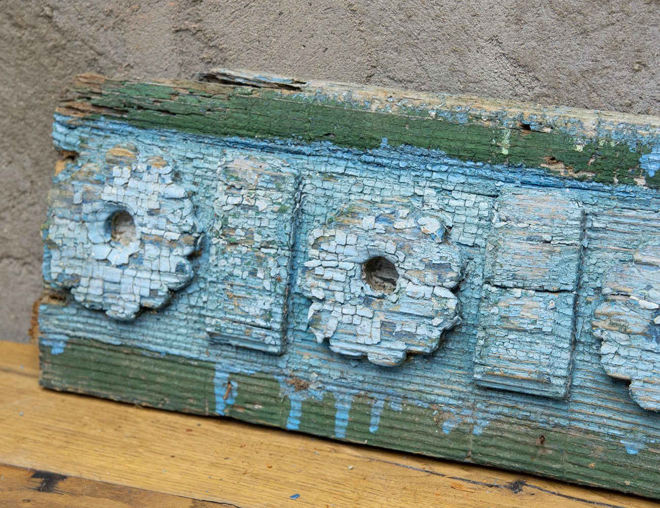 Элемент старинного наличника