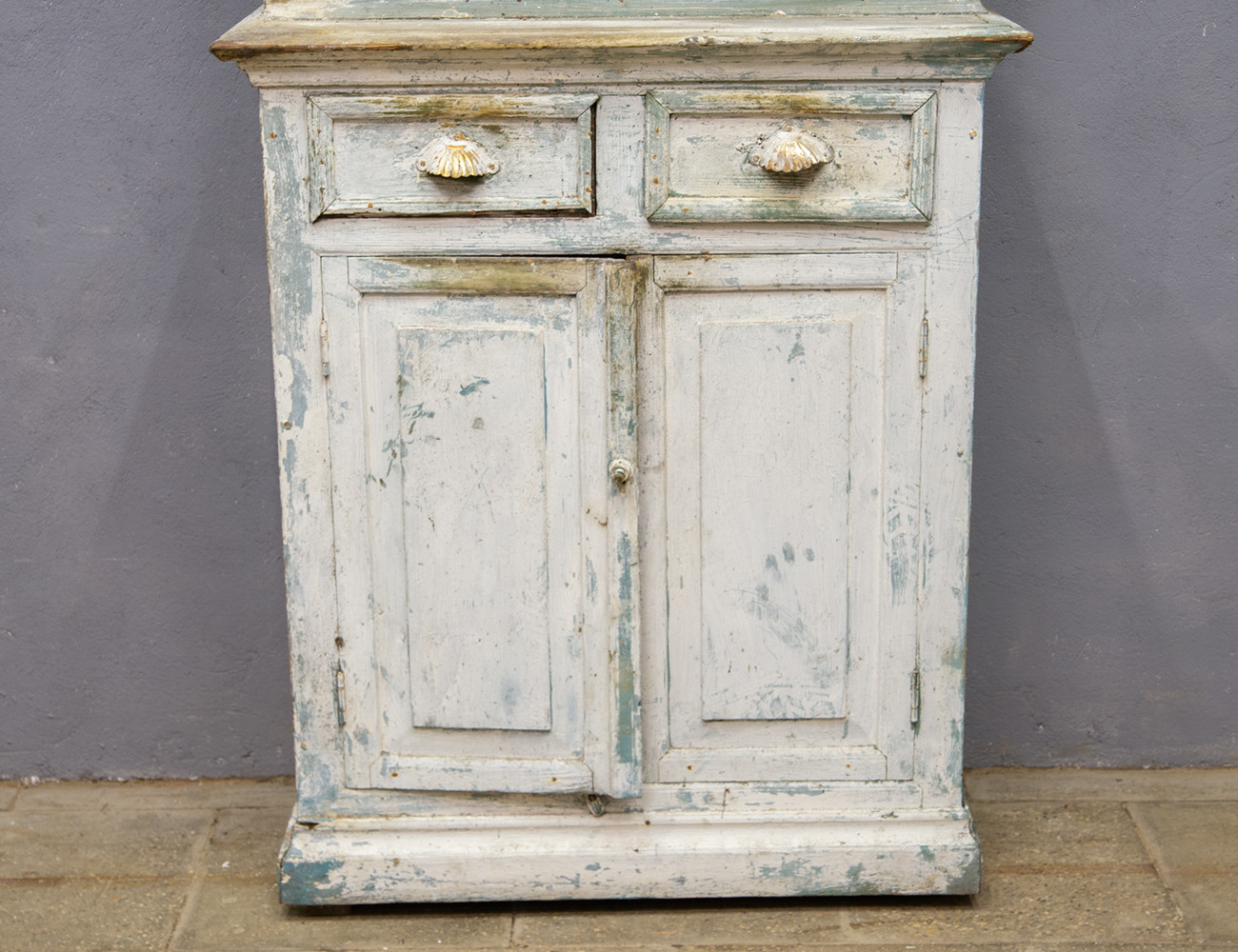 Старинный деревенский буфет