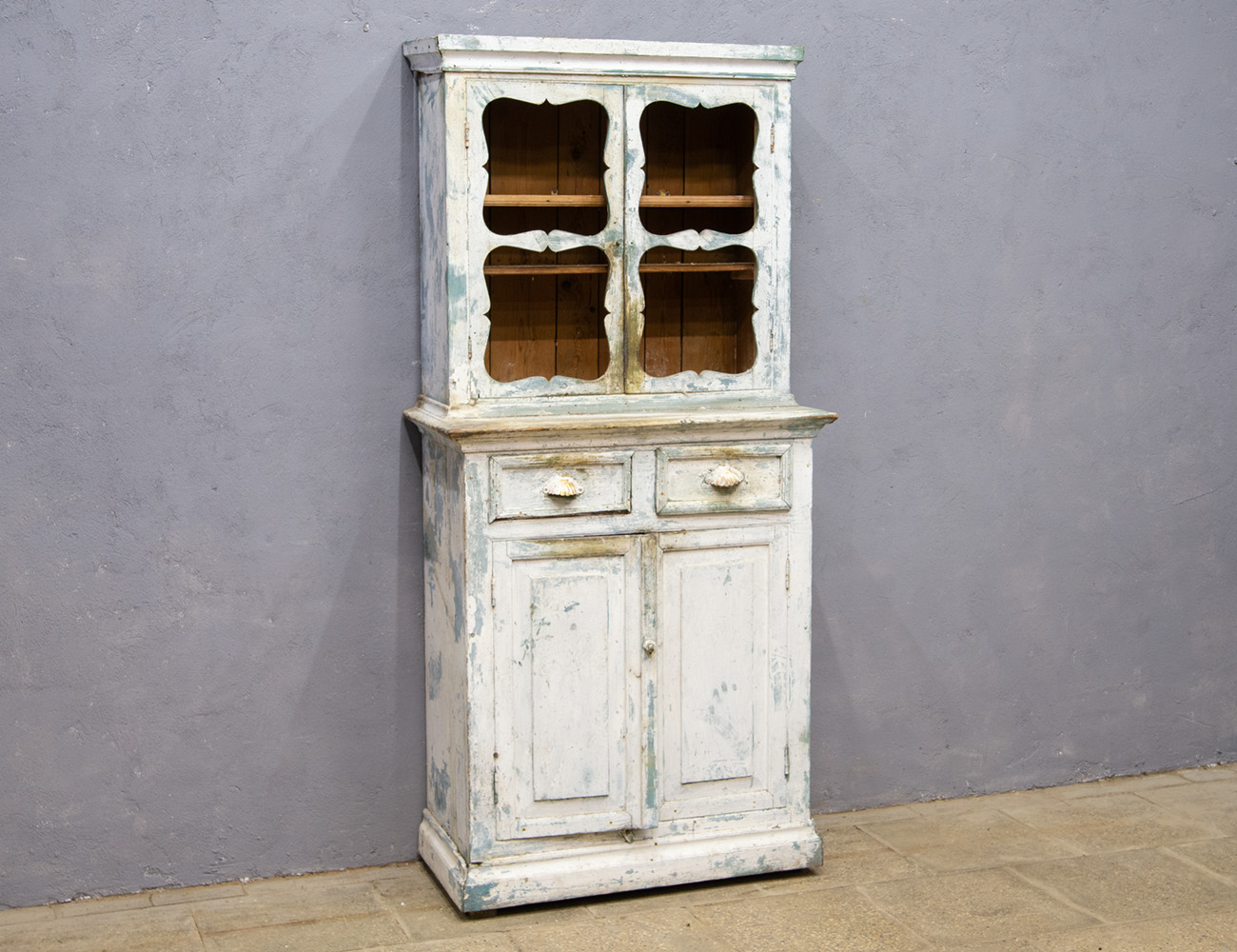 Старинный деревенский буфет