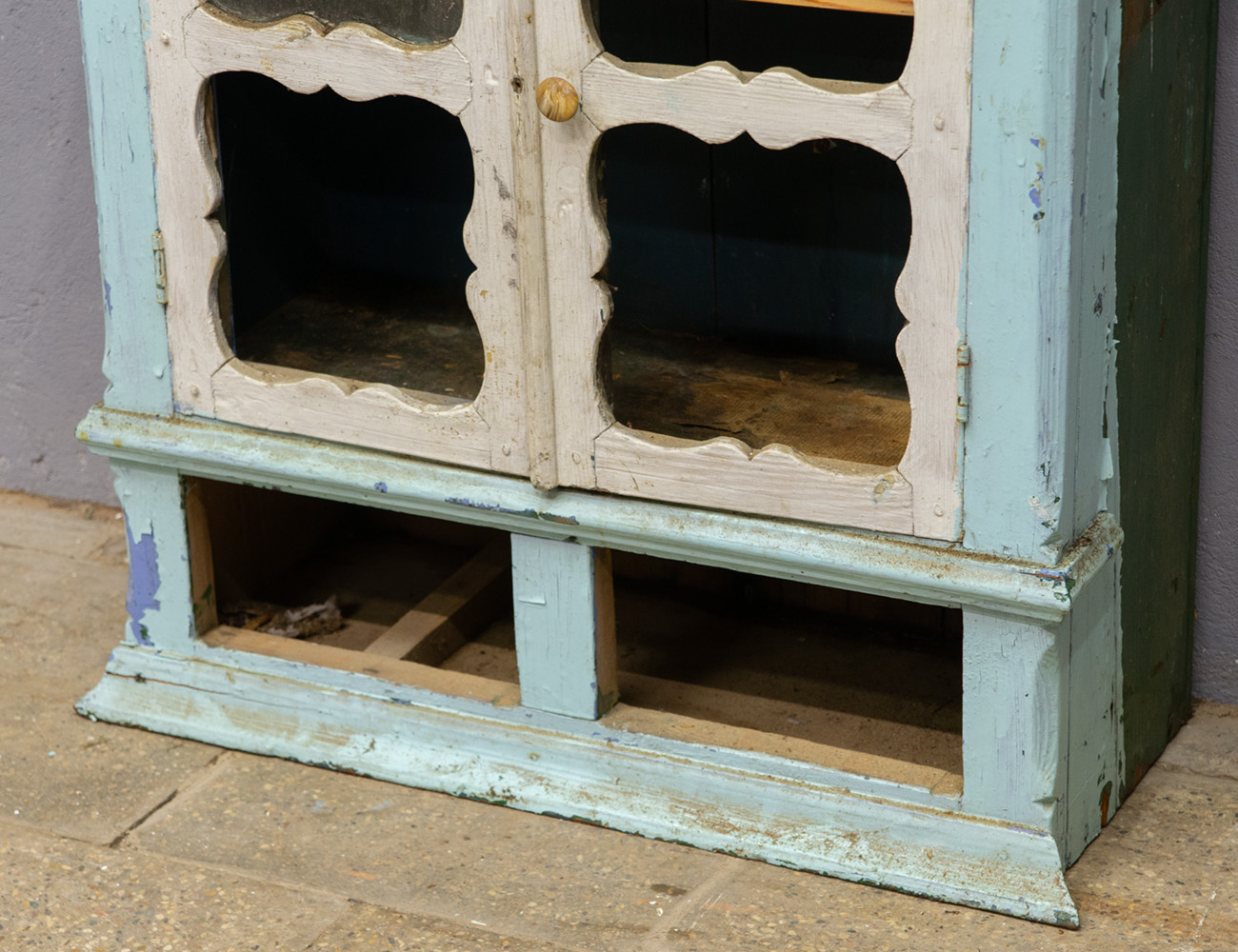 Верх от старинного деревенского буфета