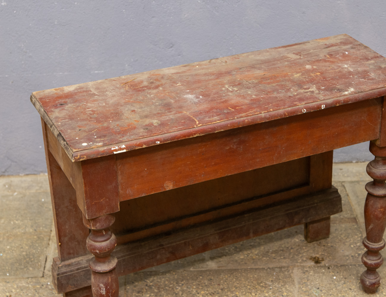 Старинная консоль