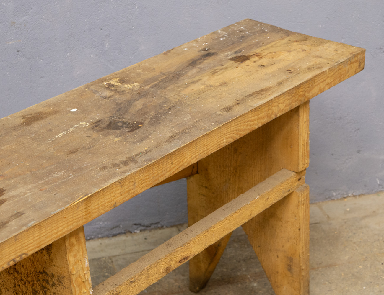 Старинная лавка