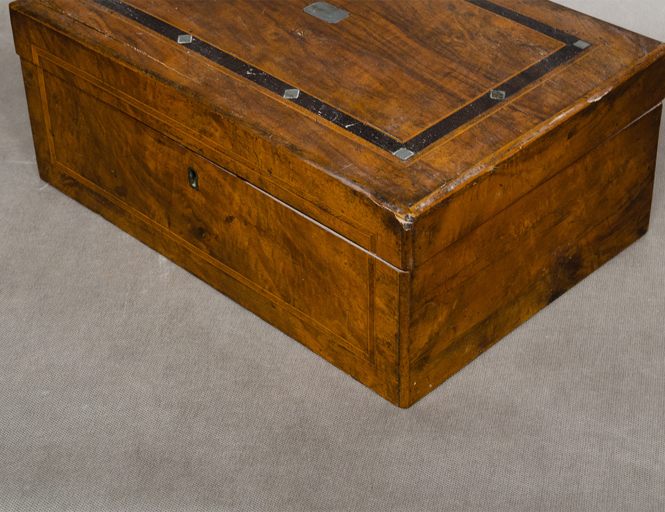 Старинная шкатулка с маркетри