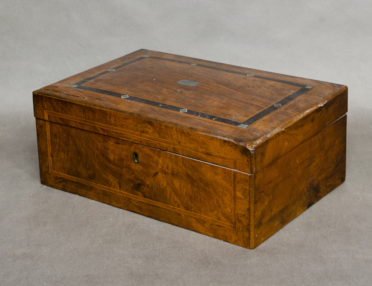 Старинная шкатулка с маркетри