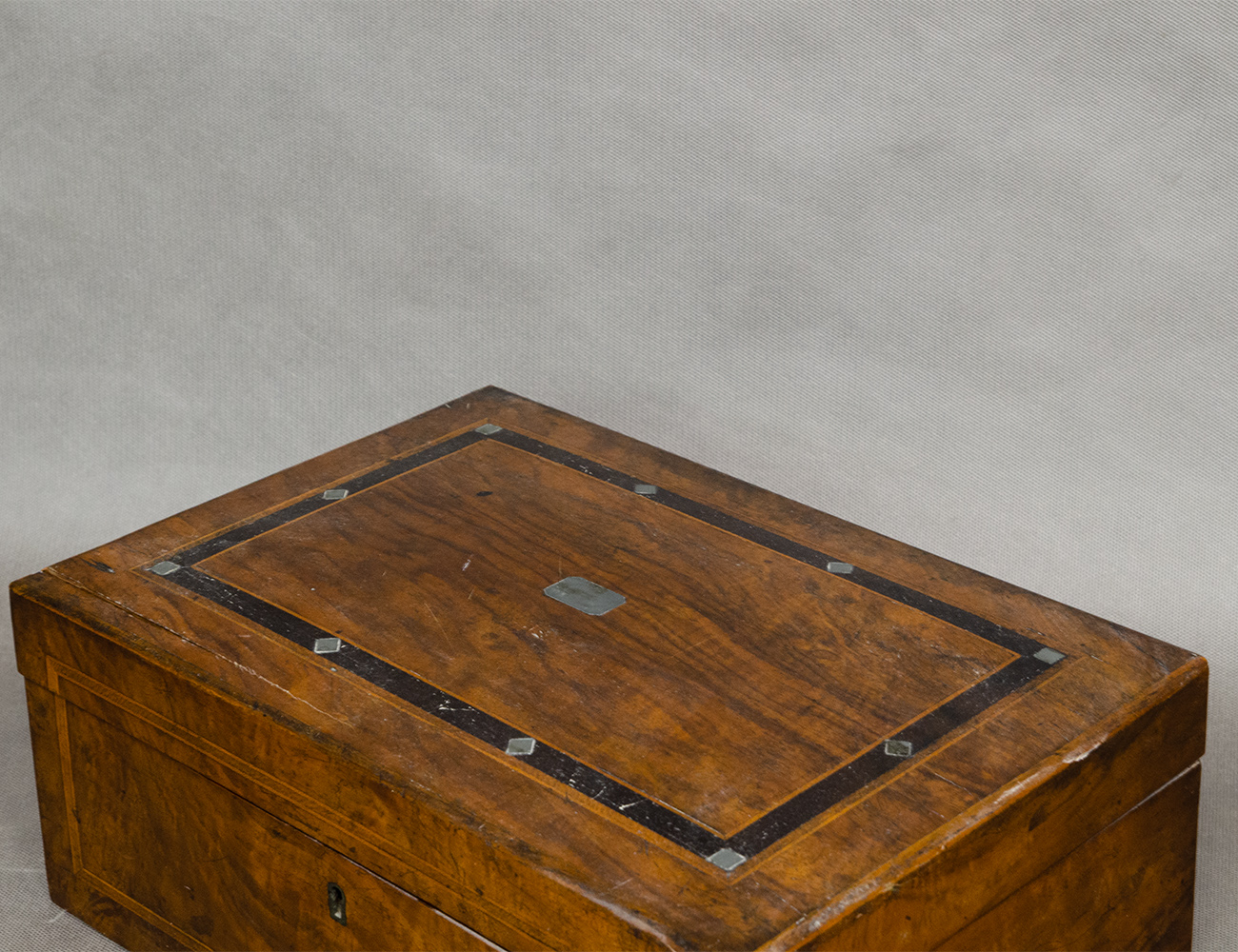 Старинная шкатулка с маркетри