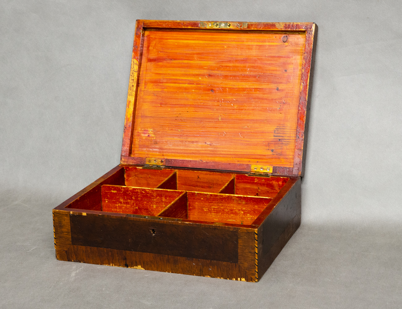 Старинная шкатулка с маркетри