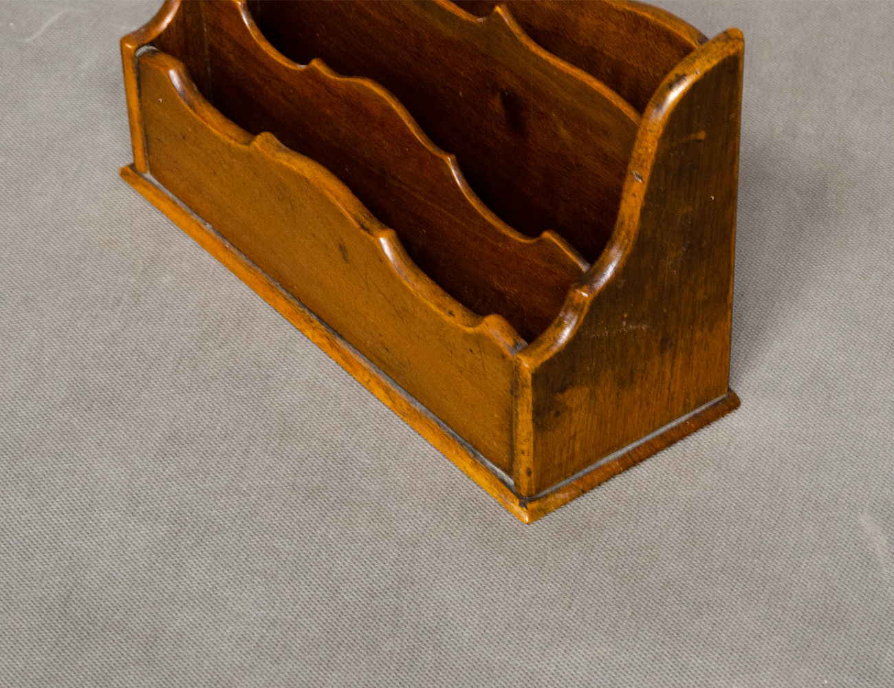 Старинная подставка для писем