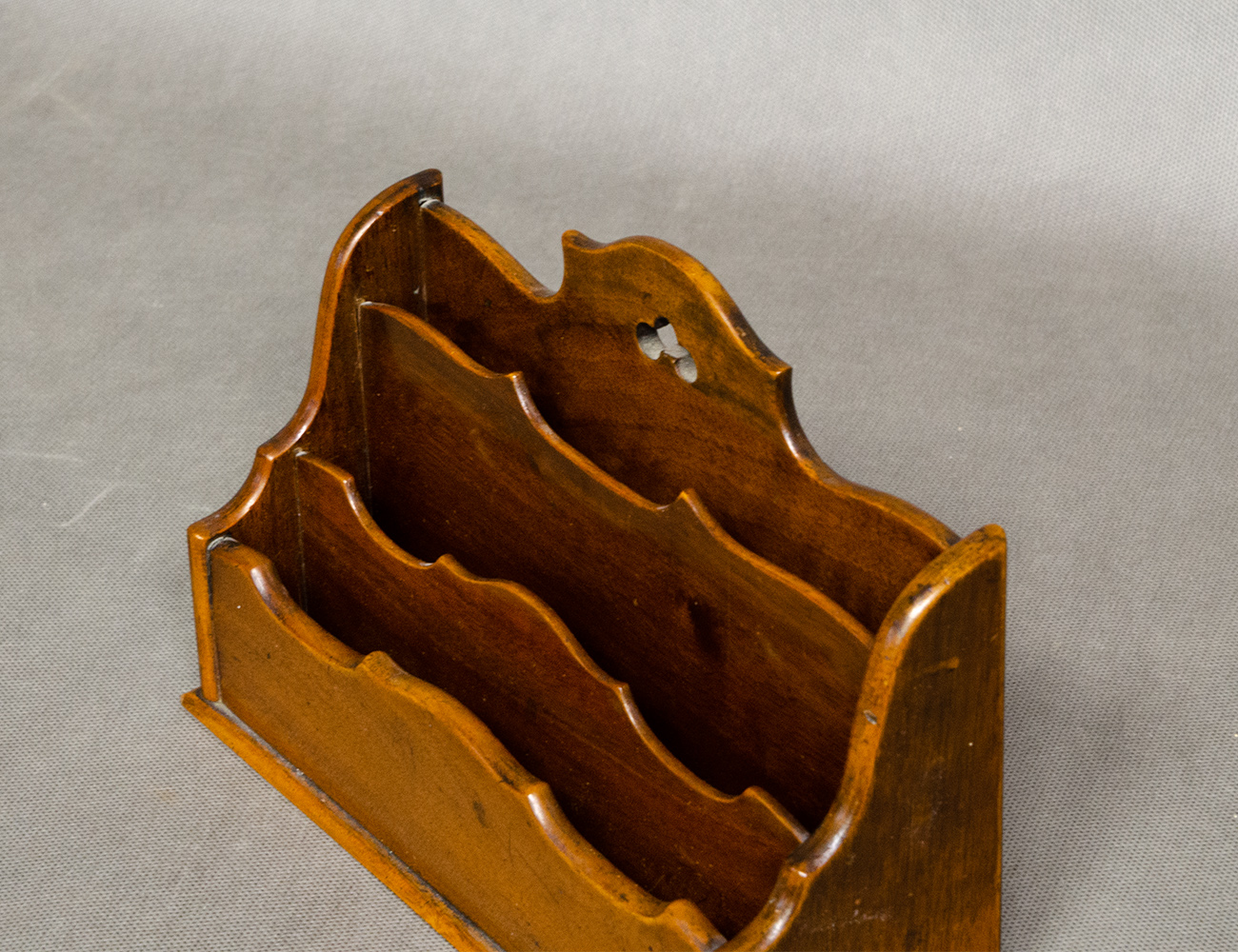 Старинная подставка для писем