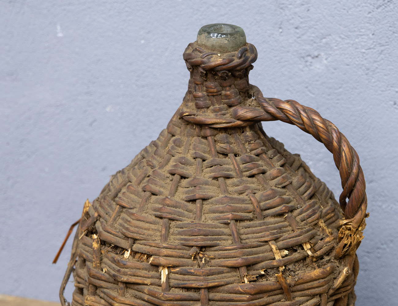 Старинная бутыль