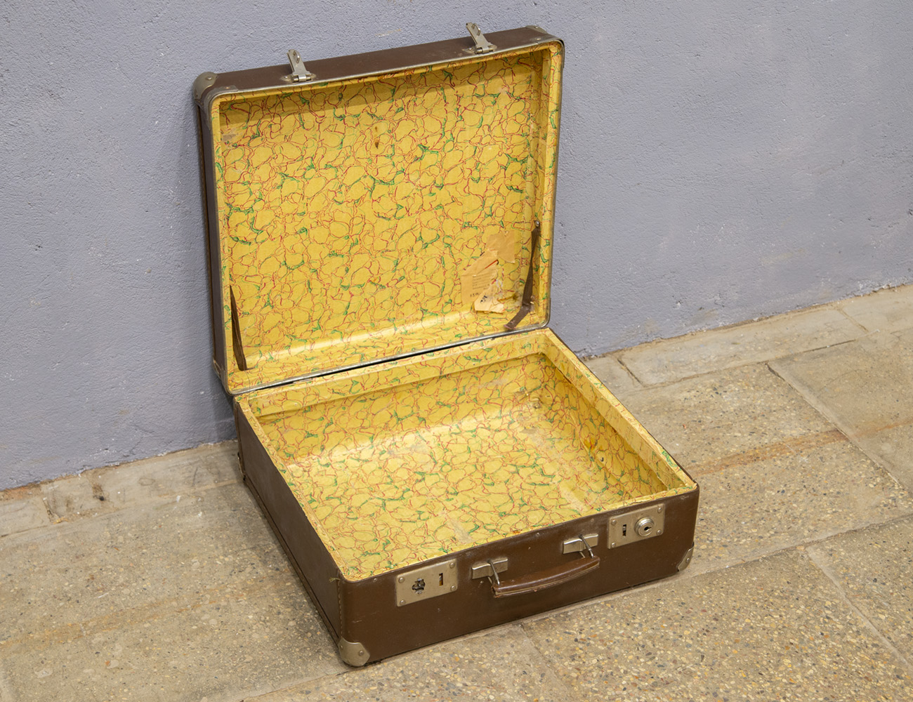 Старинный чемодан