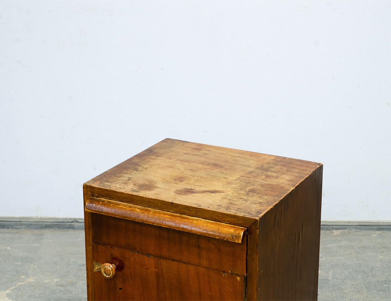 Винтажная прикроватная тумба